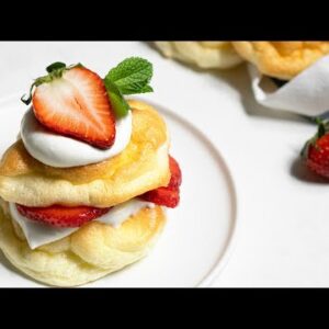 Easy Keto Strawberry Shortcake [Made with Cloud Bread]
