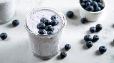 Quick & Easy Keto Smoothie Recipe [Made with Blueberries]