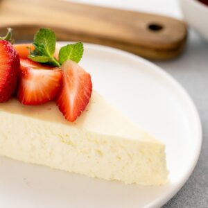 Low Carb Crustless Cheesecake [Super Simple & Easy]