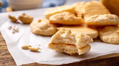 Low Carb Peanut Butter Meringue Cookies